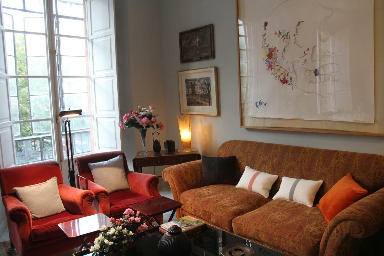 Luxurious 2 Bedroom Flat In A Historic Building Appartement Séville