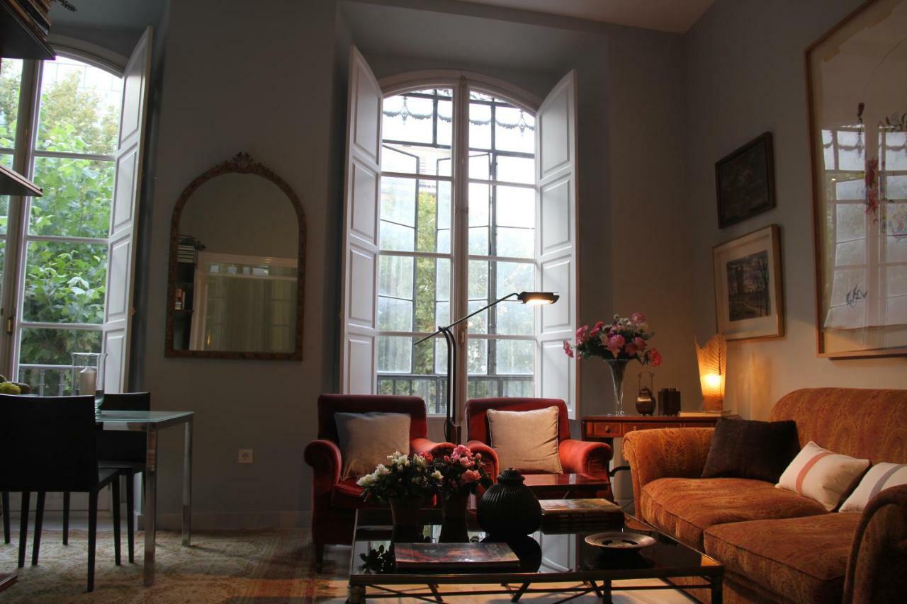 Luxurious 2 Bedroom Flat In A Historic Building Séville