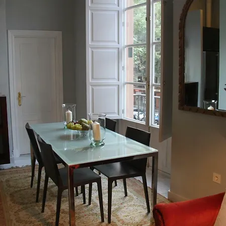 Luxurious 2 Bedroom Flat In A Historic Building Sewilla Zewnętrze zdjęcie