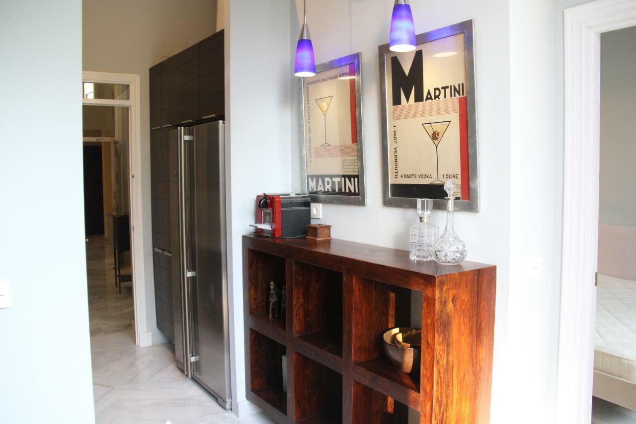 Luxurious 2 Bedroom Flat In A Historic Building Apartament Sewilla